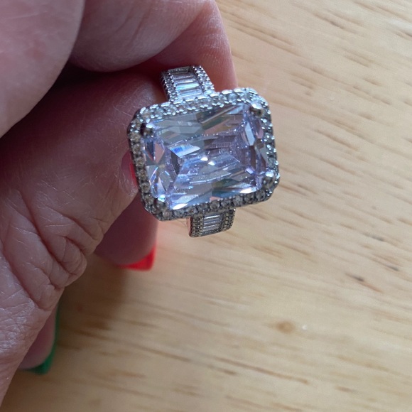 Radiant Silver Ring with Clear Gemstone - Picture 7 of 9